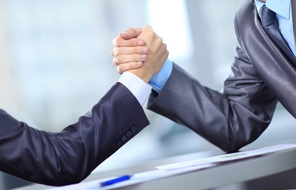 Uma empresa precisa ter definida sua estratégia de competição, ou seja, precisa analisar suas 5 forças competitivas.